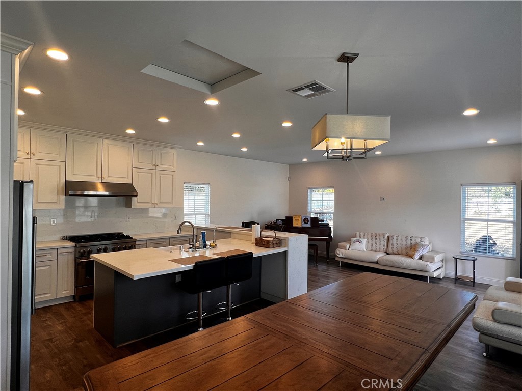 271 W Palm Drive