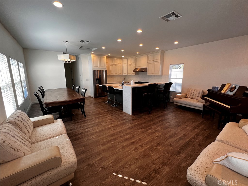 271 W Palm Drive