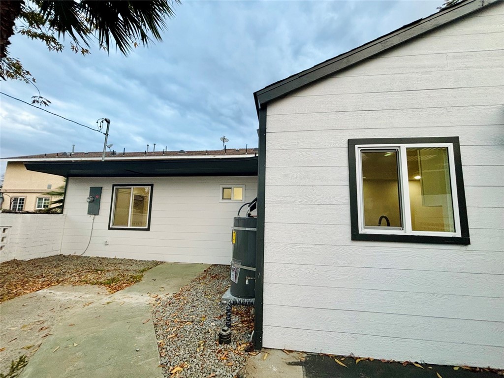 1255 W 9TH STREET
