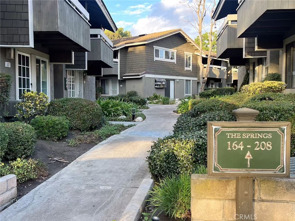 176 Streamwood