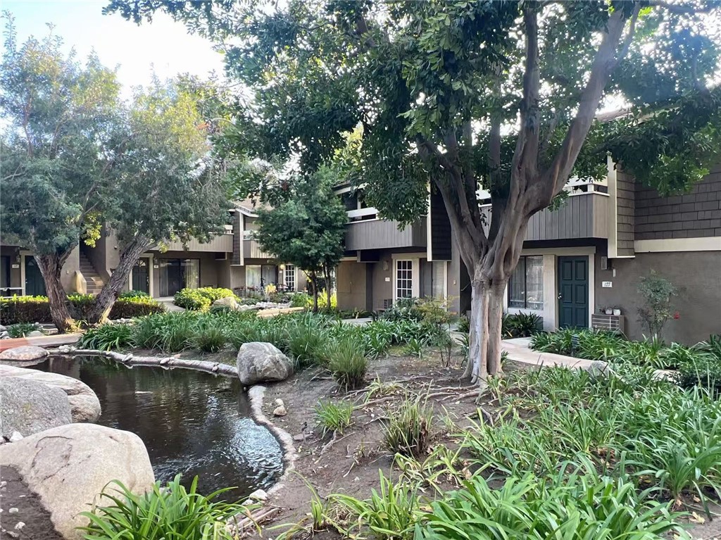 176 Streamwood