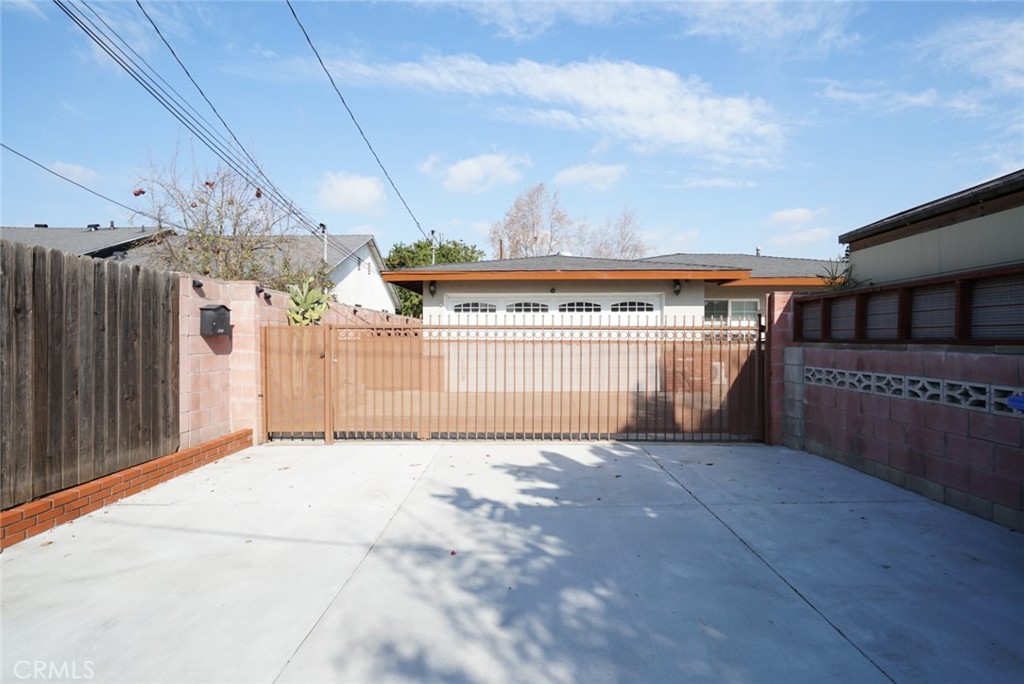 9253 Rose Street