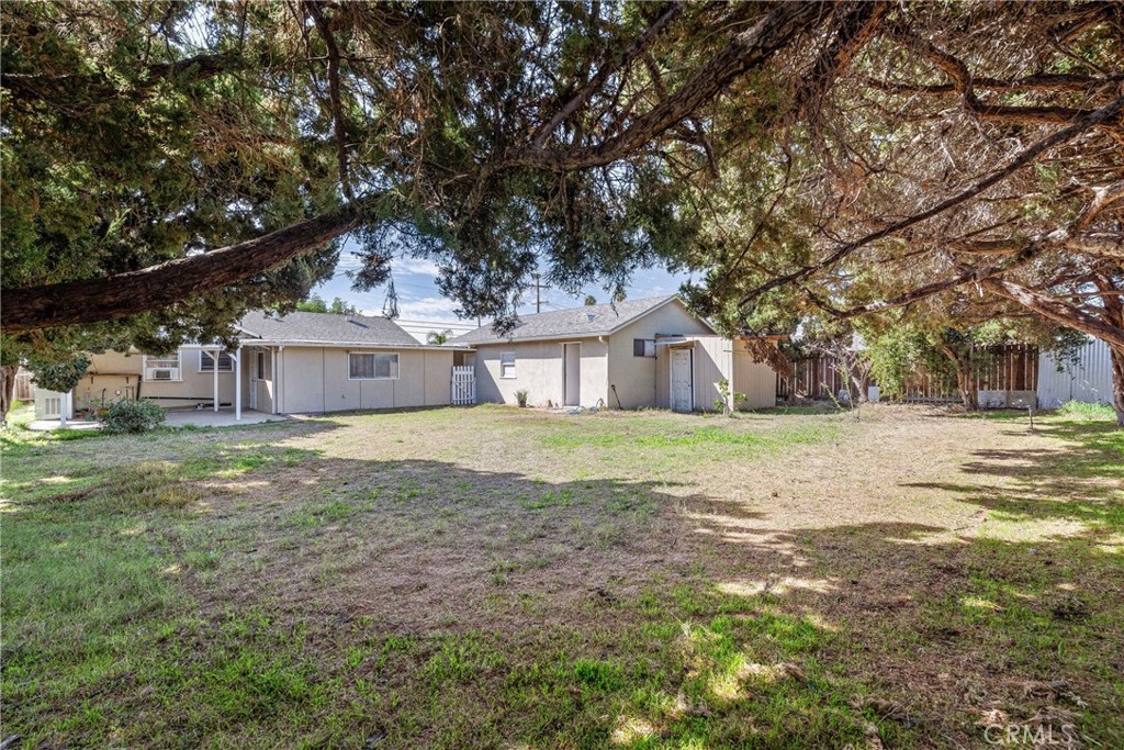 1139 E Kingsley Avenue