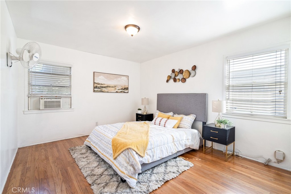 1139 E Kingsley Avenue