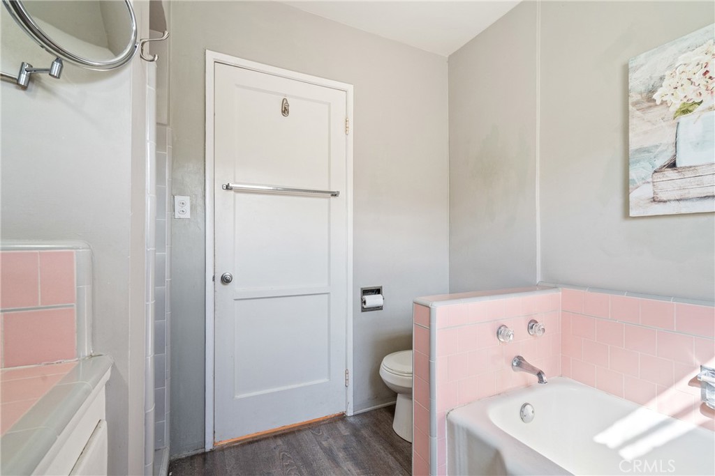 1139 E Kingsley Avenue