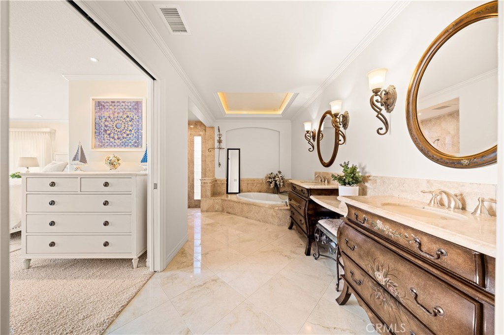 3214 Montellano Avenue