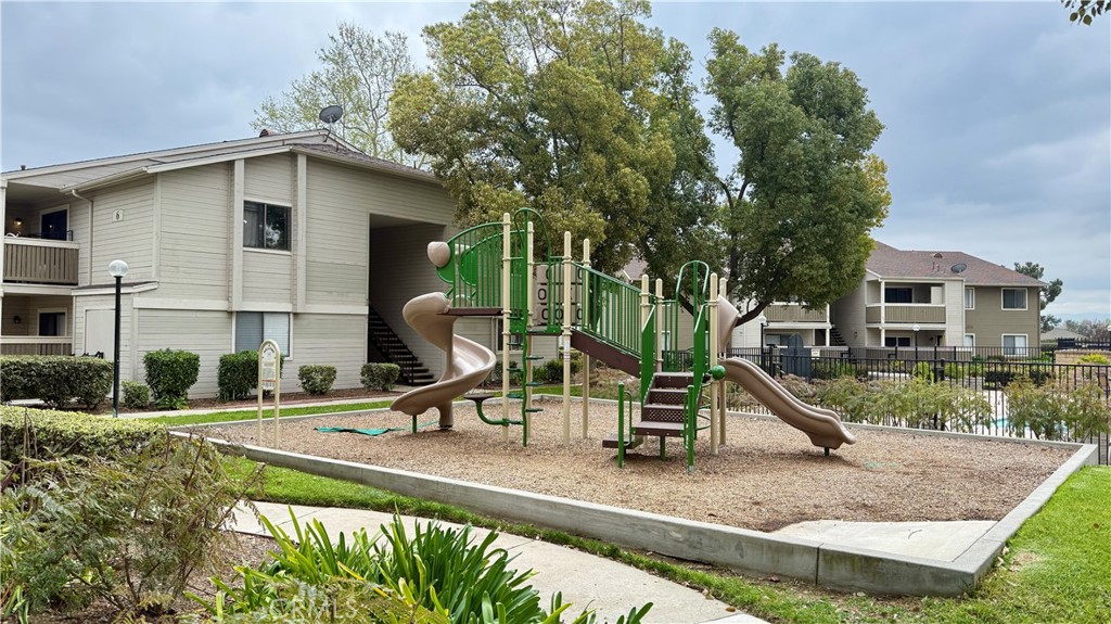 1309 W Mission Boulevard 33