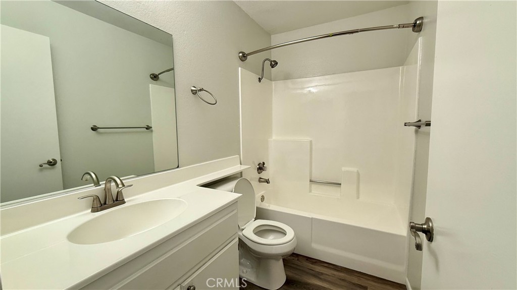 1309 W Mission Boulevard 33