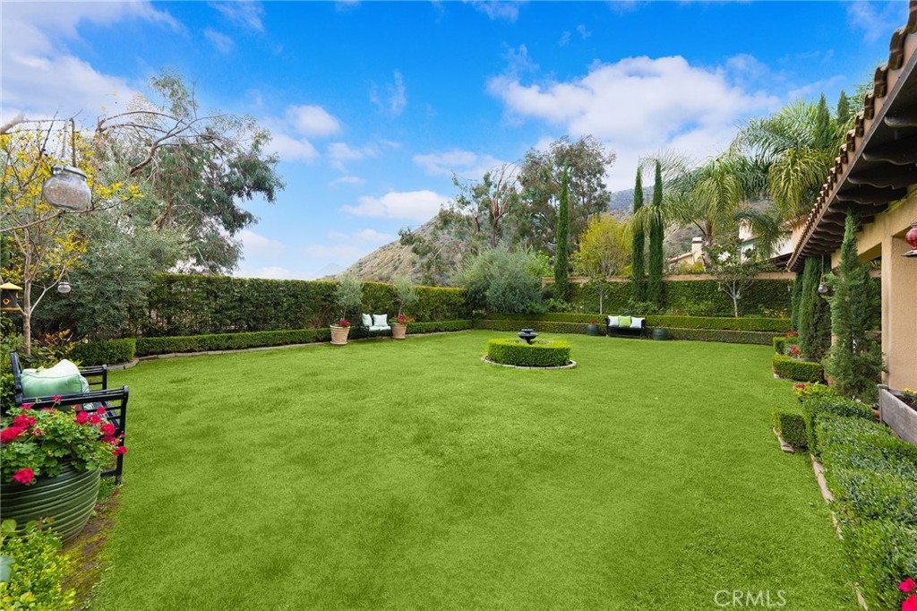 32 Mountain Laurel Way