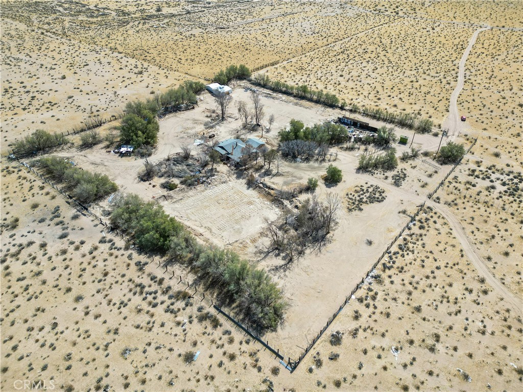 45200 Camelot Drive