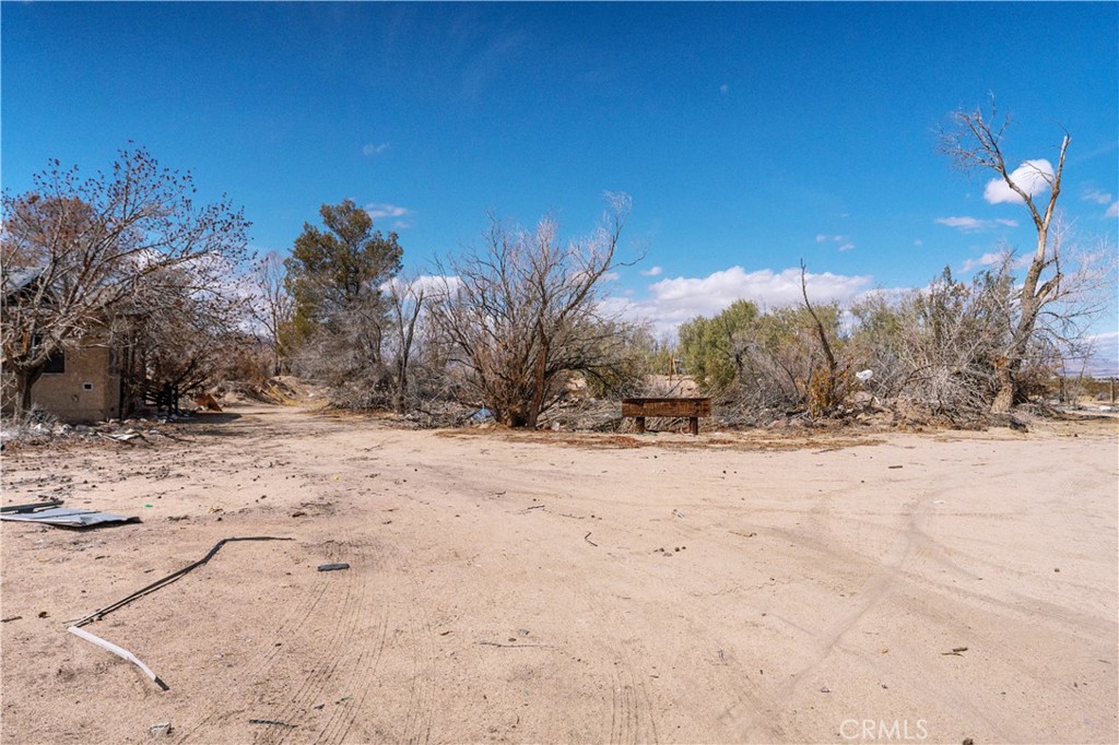 45200 Camelot Drive
