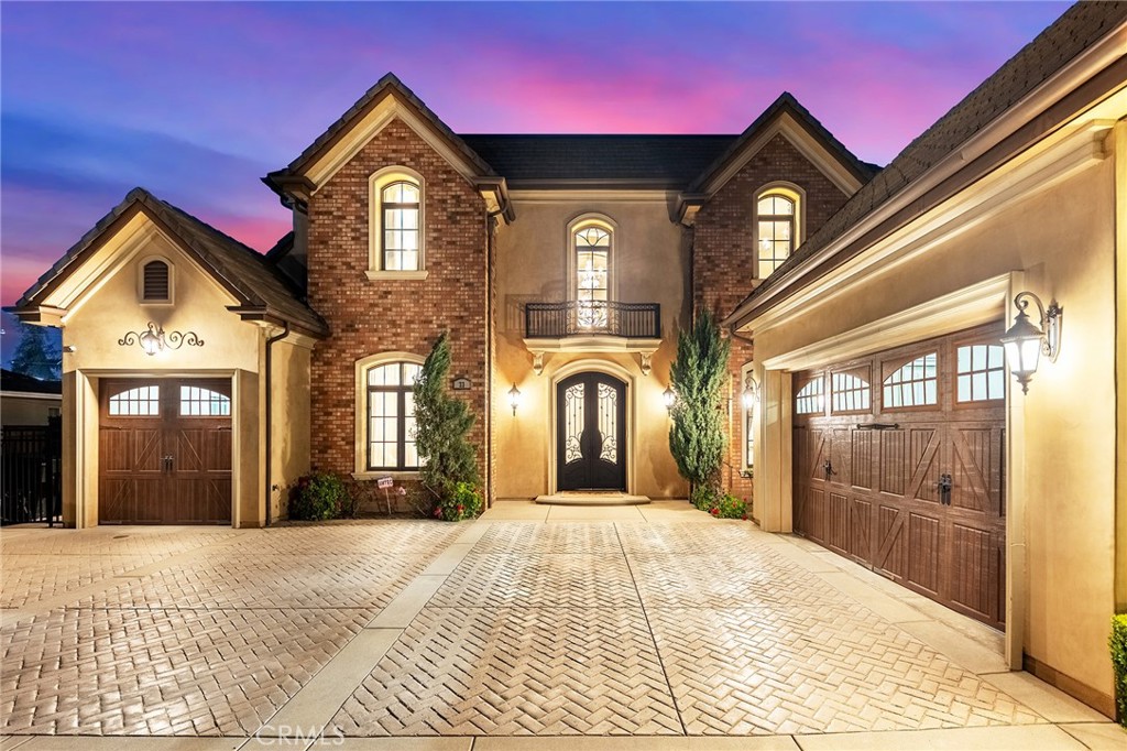 33 E Las Flores Avenue