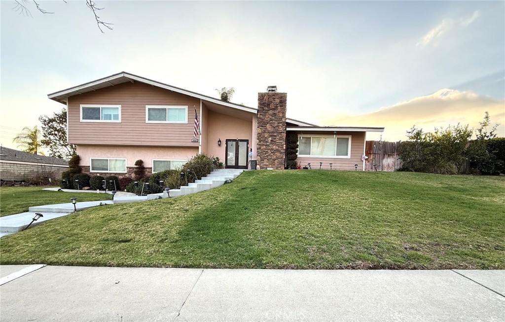 1623 N Vallejo Way