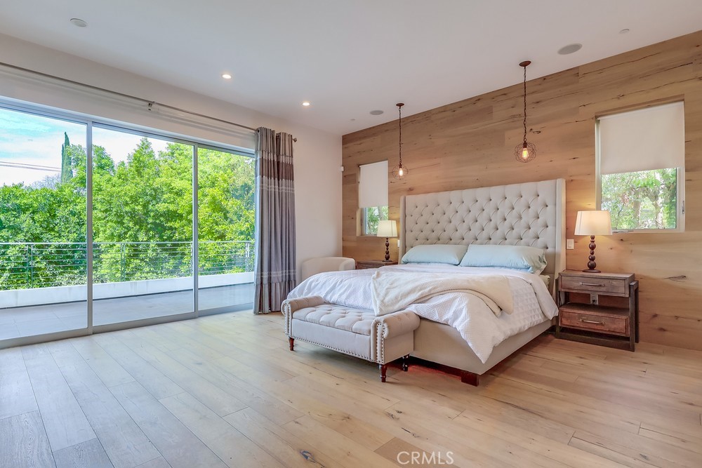 737 N Cherokee Avenue