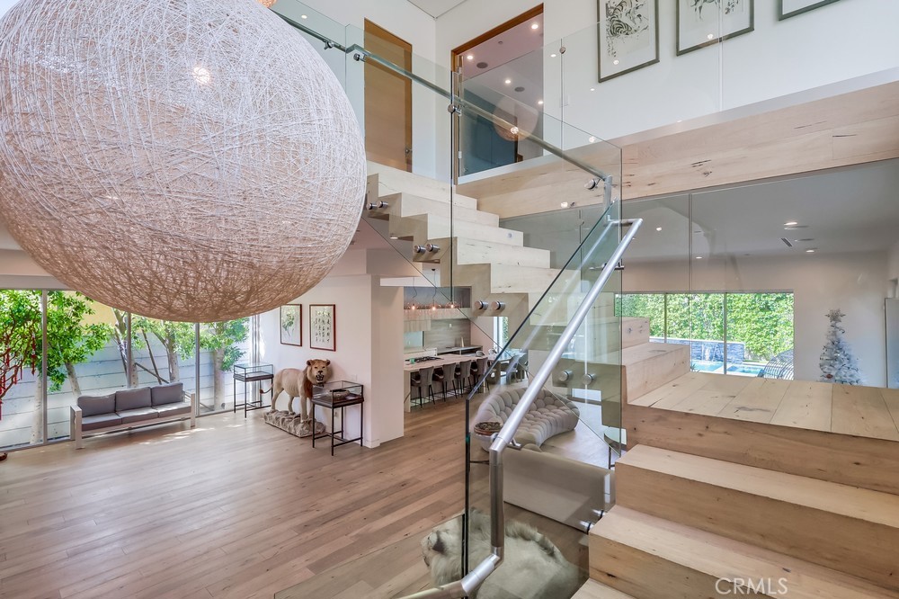 737 N Cherokee Avenue