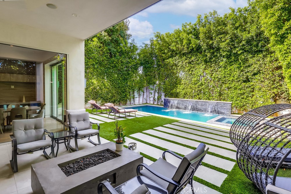 737 N Cherokee Avenue