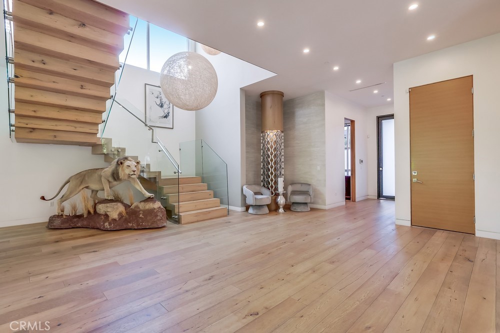 737 N Cherokee Avenue