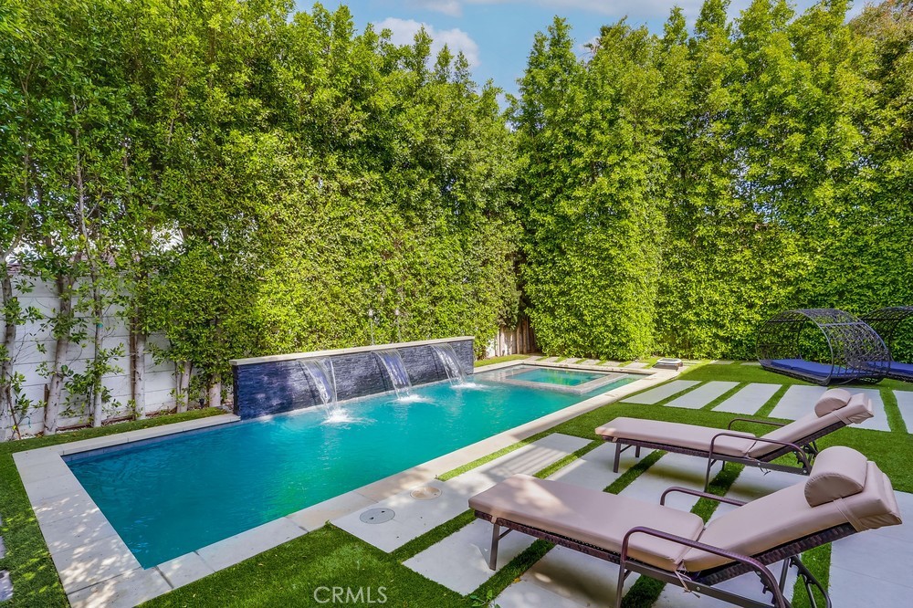 737 N Cherokee Avenue