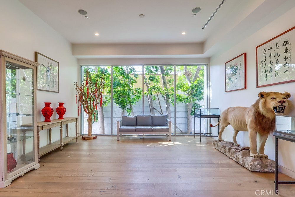 737 N Cherokee Avenue