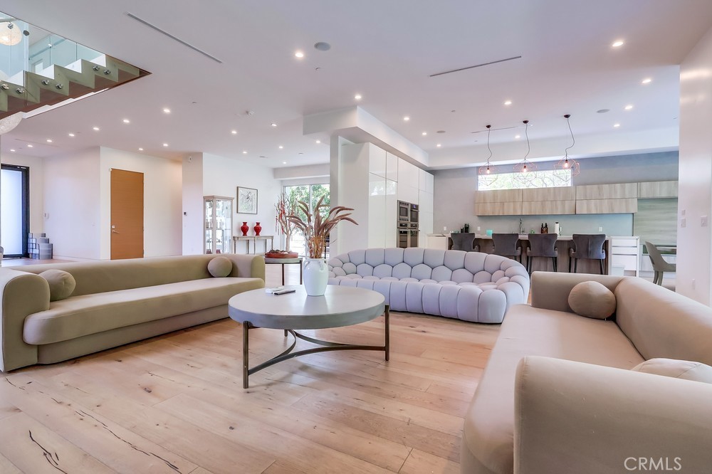 737 N Cherokee Avenue