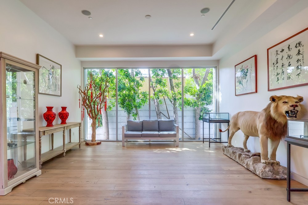 737 N Cherokee Avenue