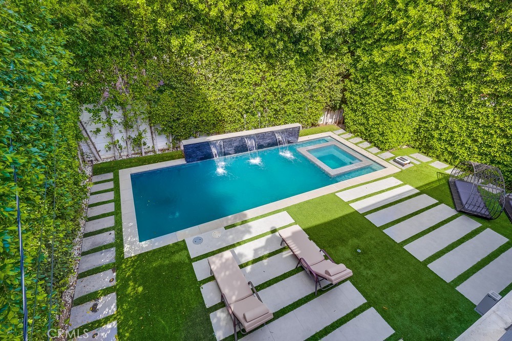 737 N Cherokee Avenue