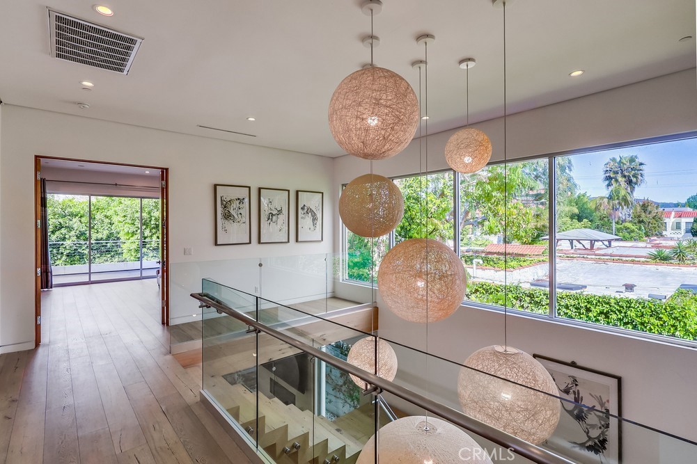 737 N Cherokee Avenue