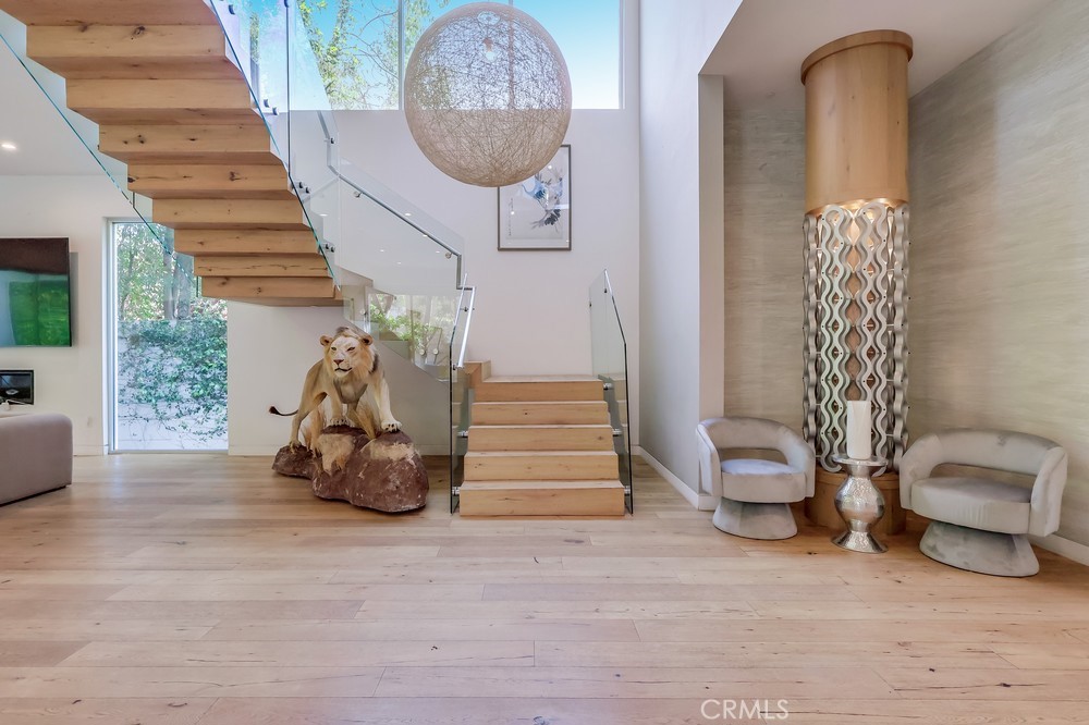 737 N Cherokee Avenue