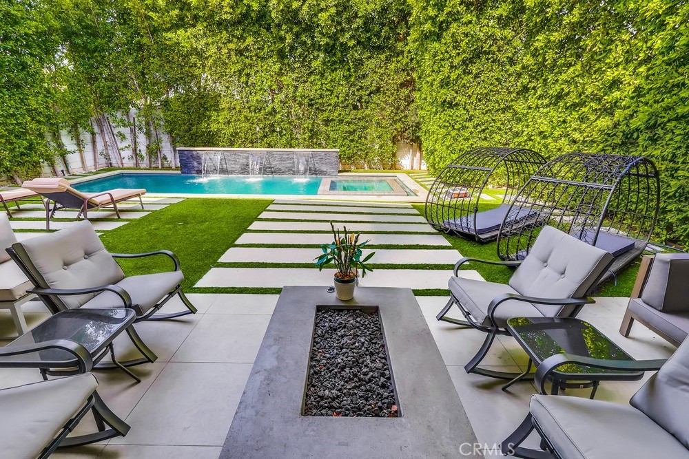 737 N Cherokee Avenue