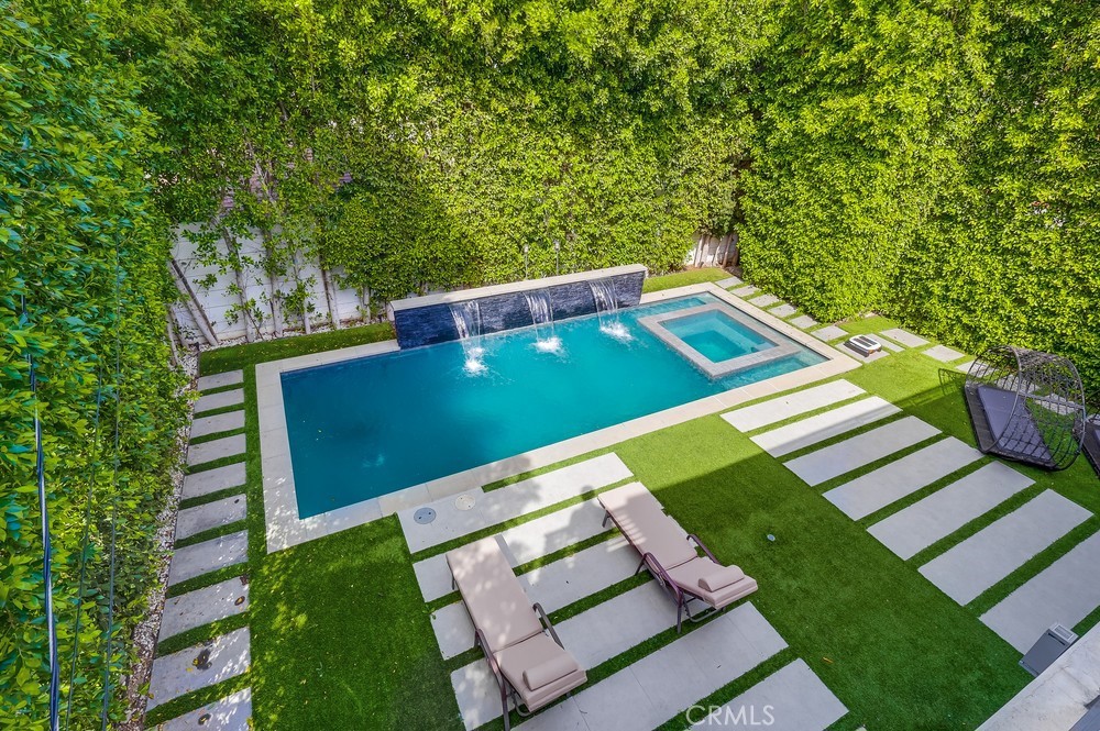 737 N Cherokee Avenue