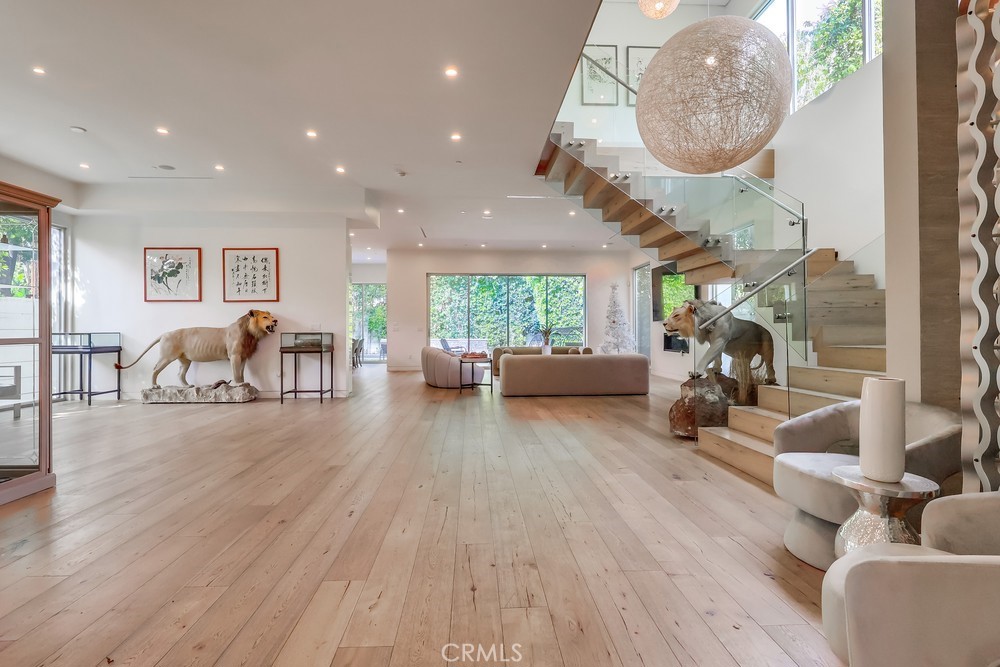 737 N Cherokee Avenue