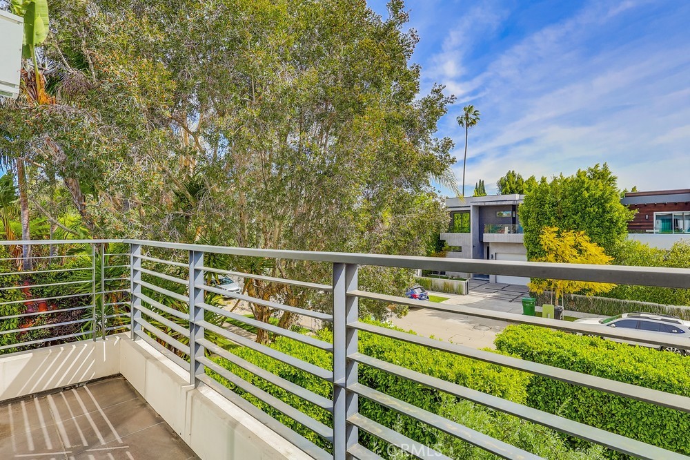 737 N Cherokee Avenue