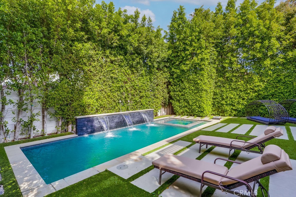 737 N Cherokee Avenue