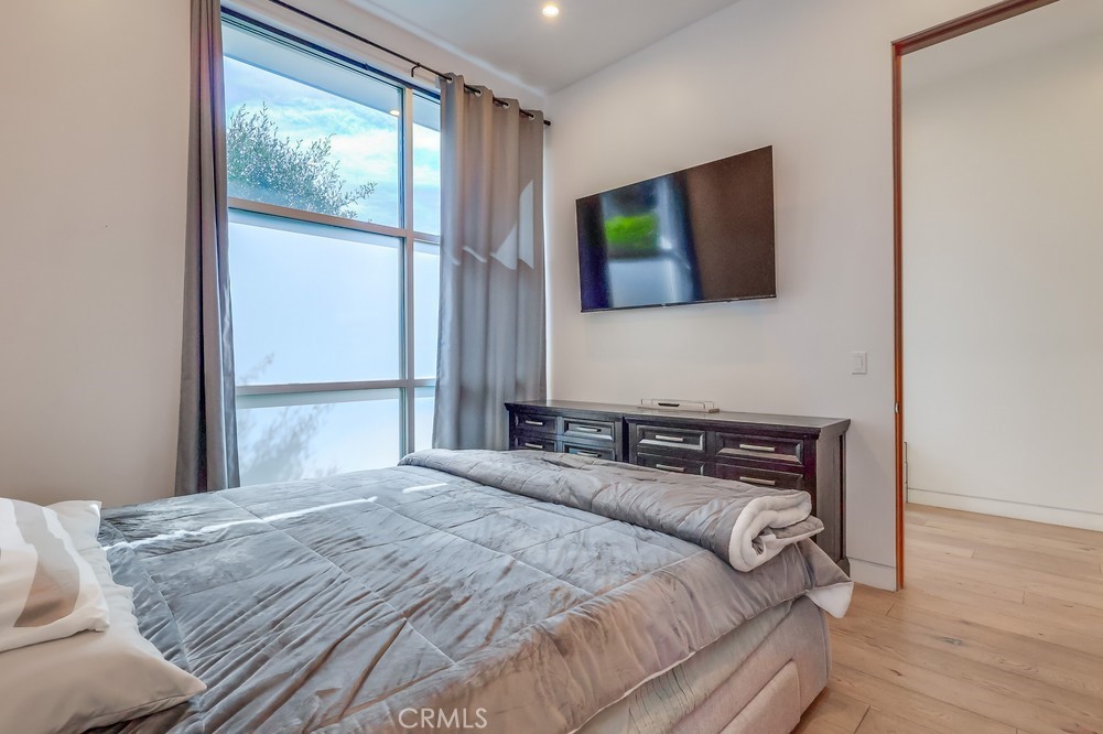 737 N Cherokee Avenue