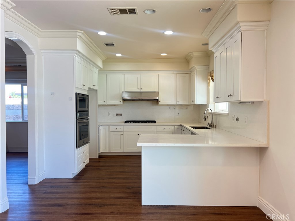 9942 Howland Drive