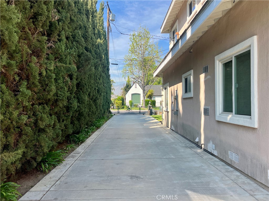 9942 Howland Drive