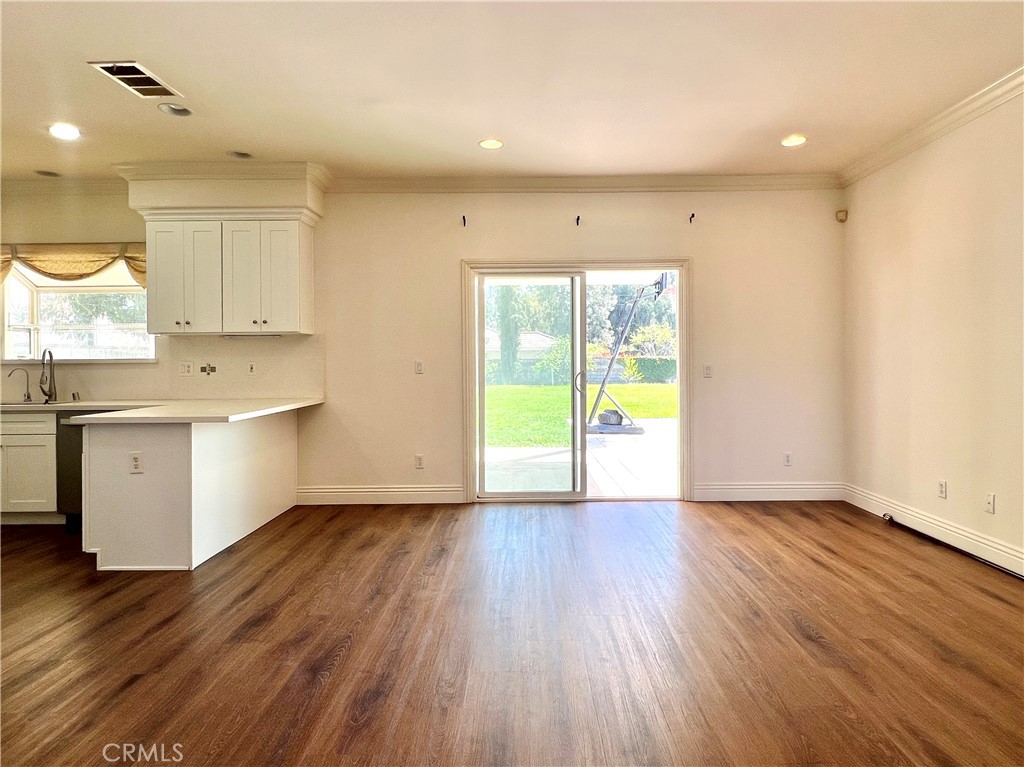 9942 Howland Drive
