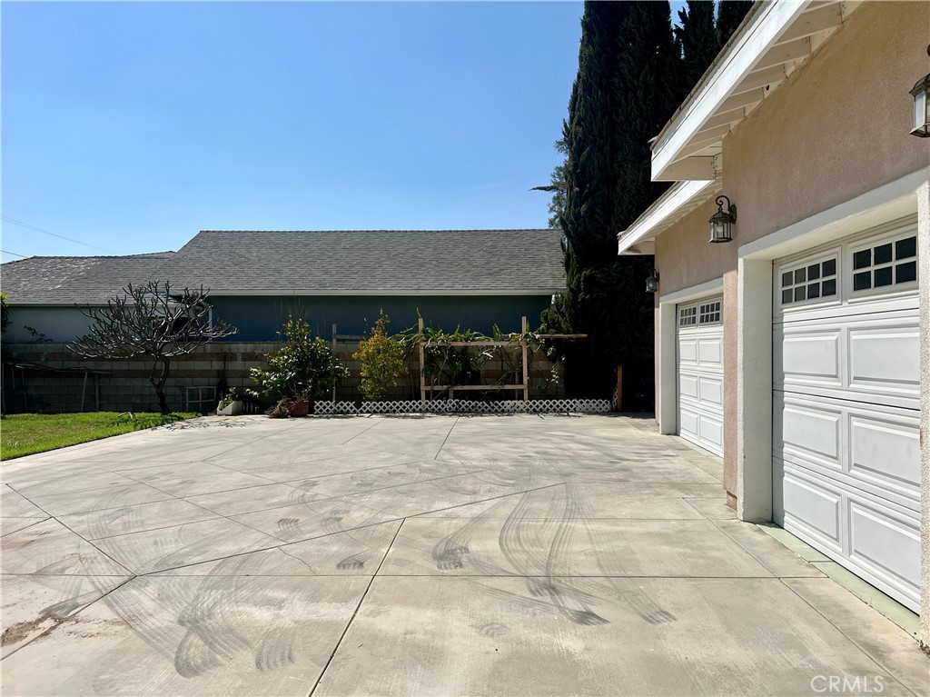 9942 Howland Drive