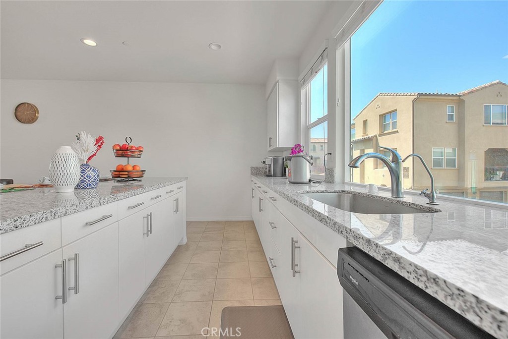 803 N Dalton Ave Unit 102