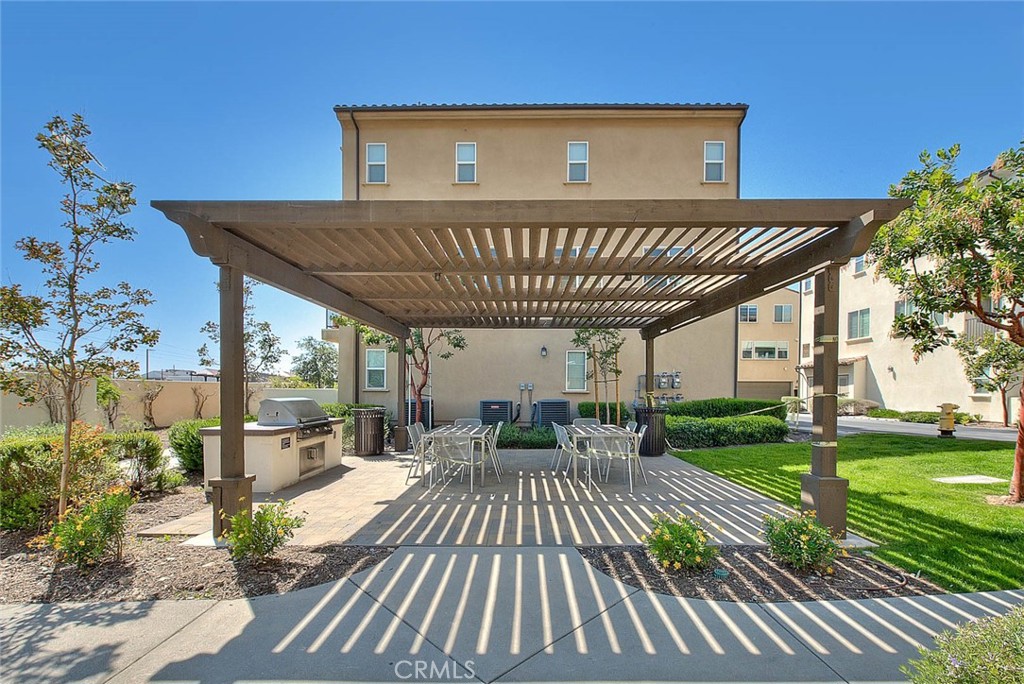 803 N Dalton Ave Unit 102