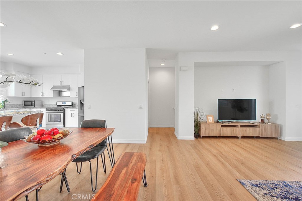 803 N Dalton Ave Unit 102