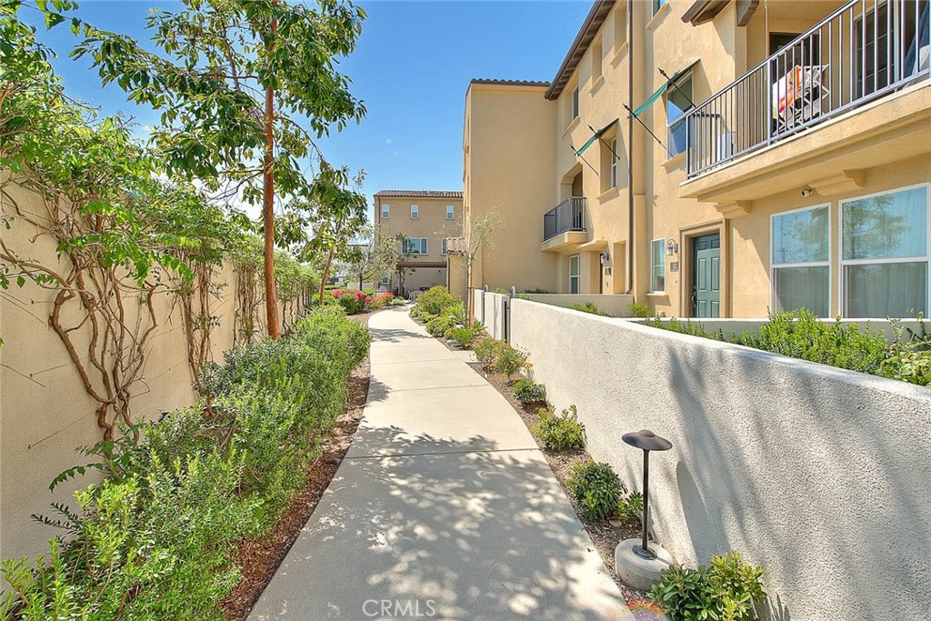 803 N Dalton Ave Unit 102