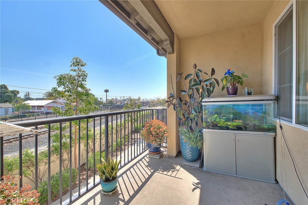803 N Dalton Ave Unit 102