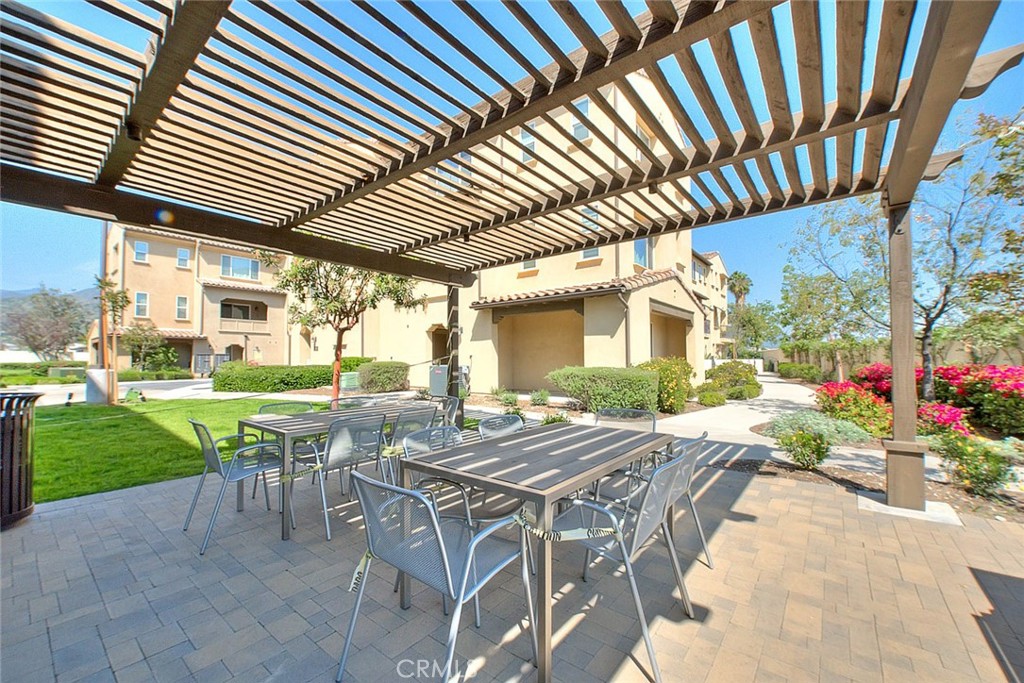 803 N Dalton Ave Unit 102