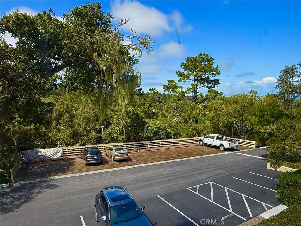 2308 Golden Oaks Ln