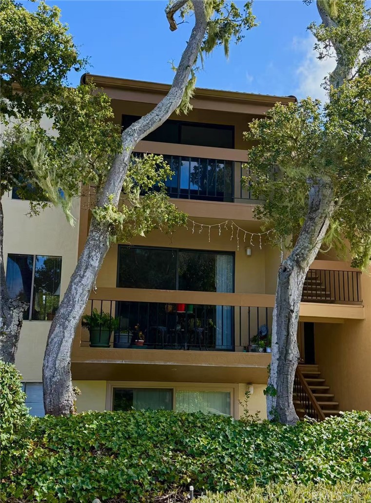 2308 Golden Oaks Ln