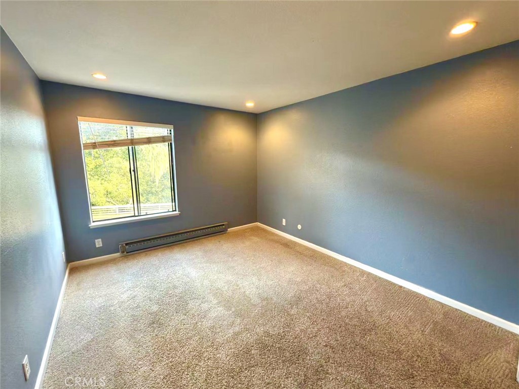 2308 Golden Oaks Ln