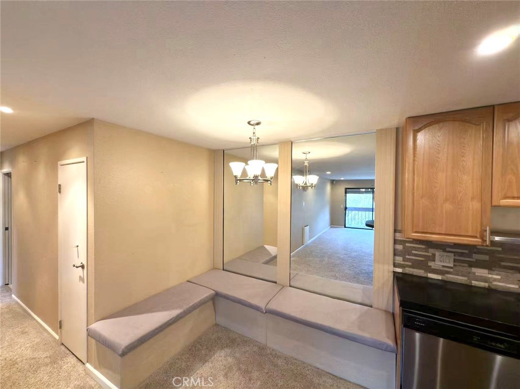 2308 Golden Oaks Ln