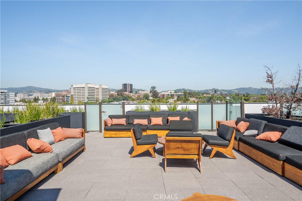 10777 Wilshire Boulevard 306