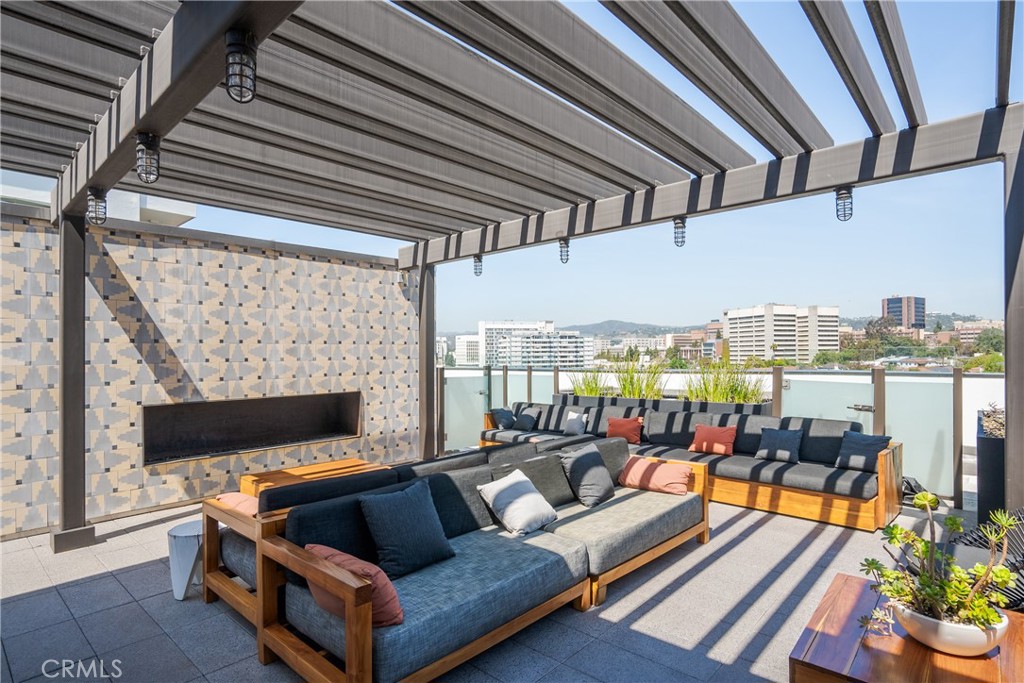 10777 Wilshire Boulevard 306